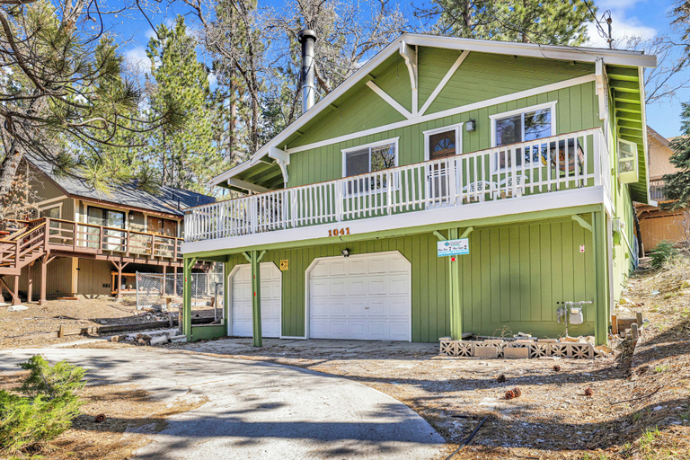 Exterior & Views 2, Good Times #1295, San Bernardino