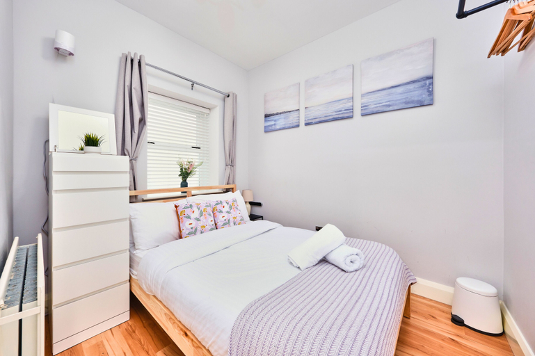 Bedroom 2, Dunluce Green - Portrush by the Sea, Causeway Coast and Glens