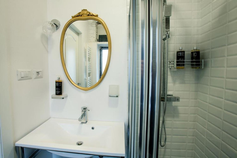 Bathroom 12