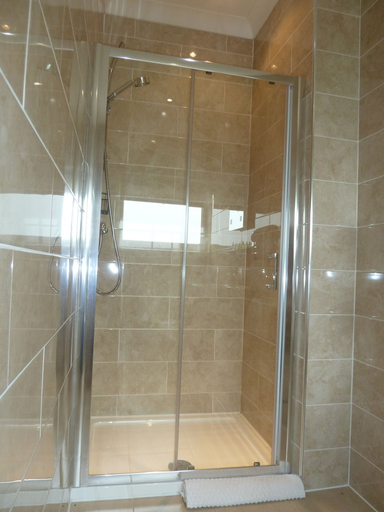 Bathroom 4, Gwynfryn Guest House Pembrokeshire, Pembrokeshire