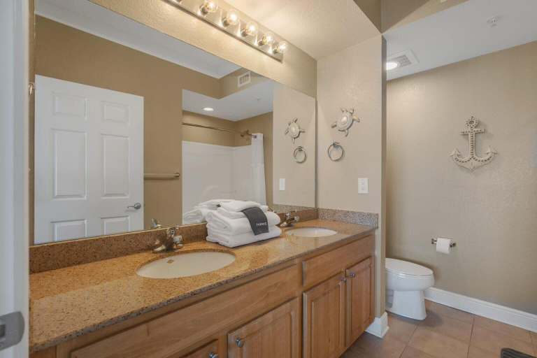 Bathroom 4, Crystal Tower 1906, Baldwin