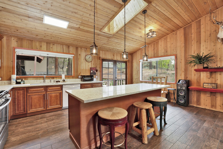 Dining Room 9