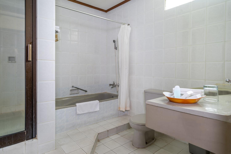 Bathroom 8