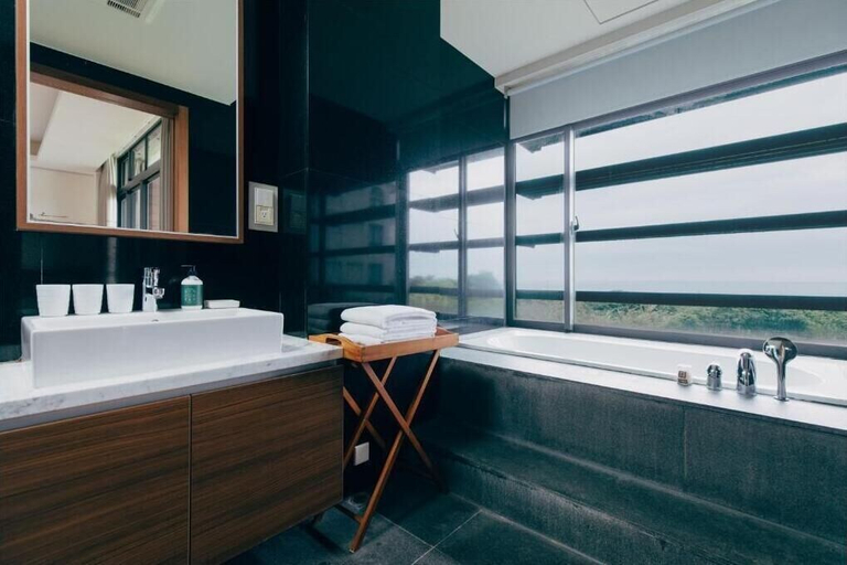 Bathroom 4, Adagio Shitiping, Hualien