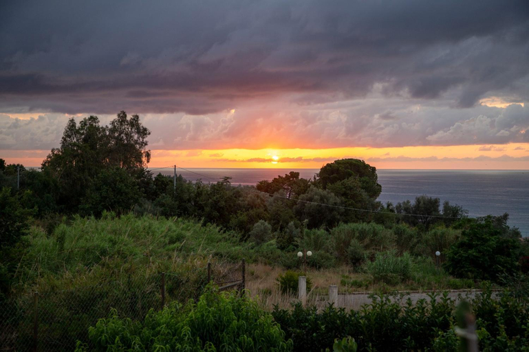 Others 4, Assabinirica, Messina