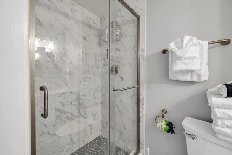 Bathroom 4, Aegean 212, Okaloosa