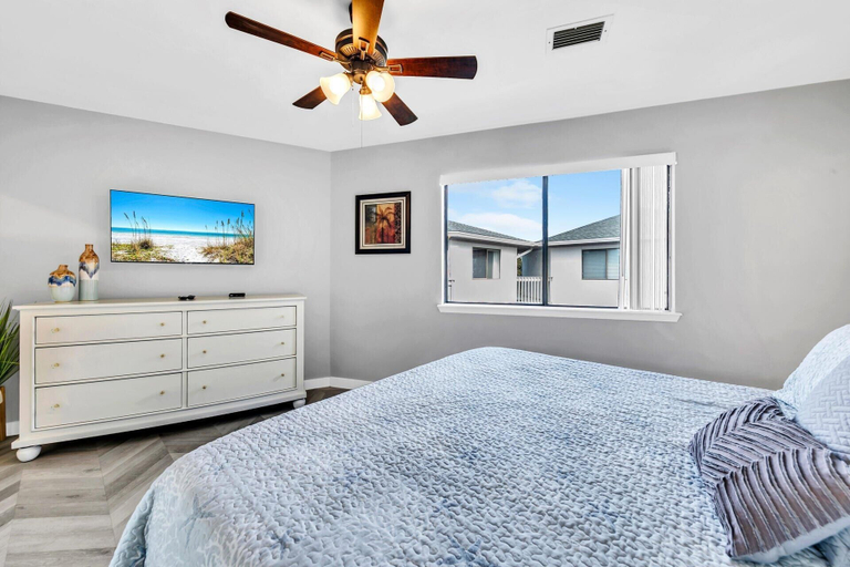 Others 3, Crystal Village II, Unit 6B, Walton
