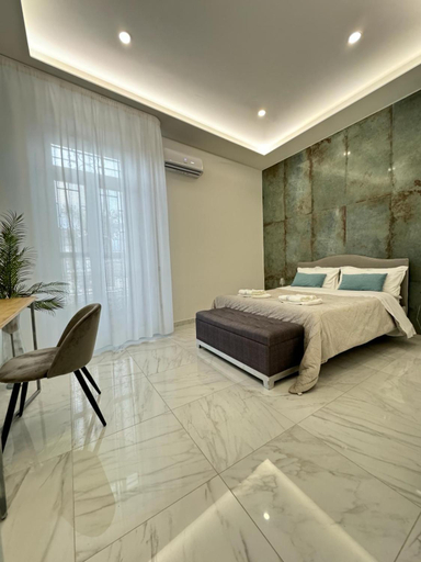 Bedroom 2, Tommy's Apartment, Napoli
