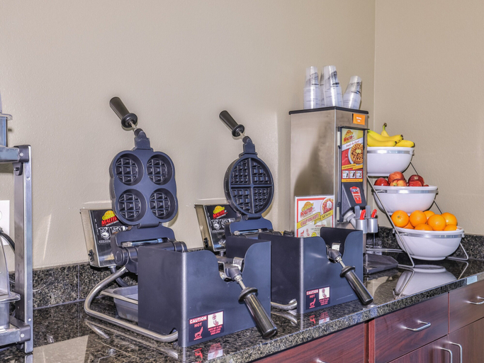 Food & Drinks 5, Cobblestone Hotel & Suites - Rhinelander, Oneida