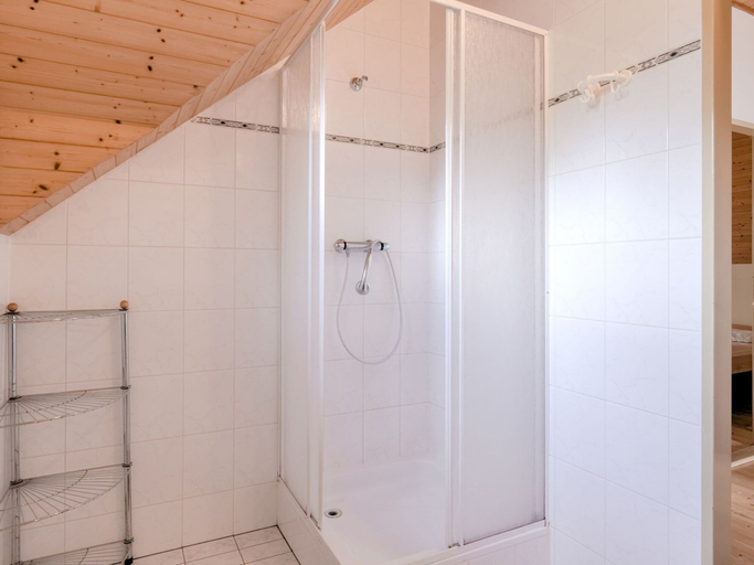 Bathroom 3, Holiday Home With a Convenient Location in the Giant Mountains for Summer & Winter, Trutnov