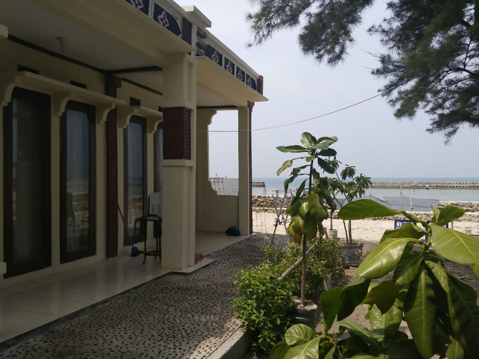Exterior 3