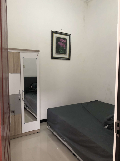 Bedroom, Homestay Syariah Orchard Family D30, Malang