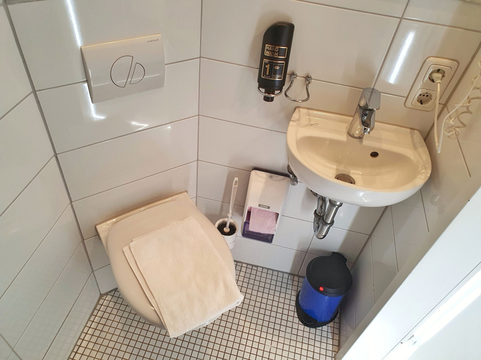 Bathroom 7