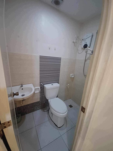 Bathroom 5, 2020 Travelers Inn, Dumaguete City