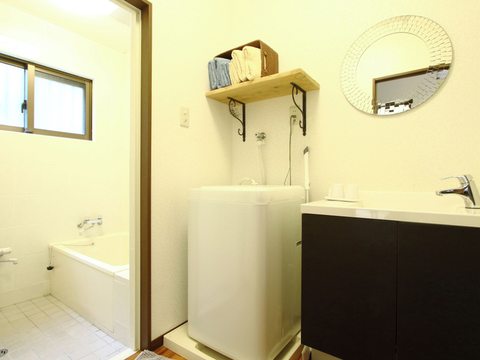 Bathroom 4, Ishigakijima Cottage Kachibai, Ishigaki