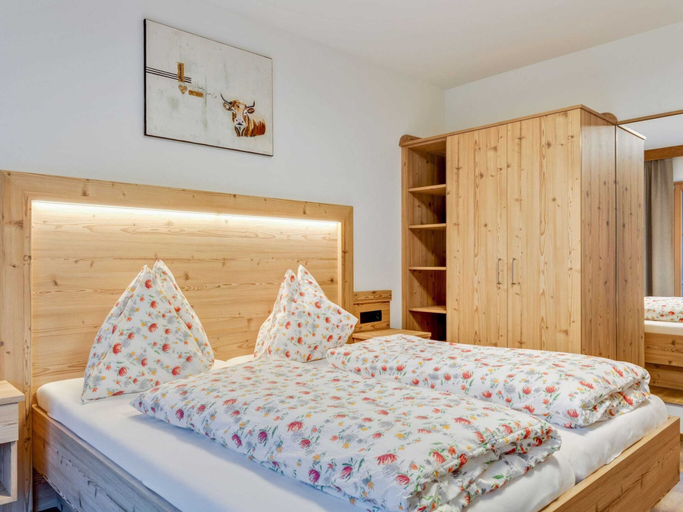 Bedroom 4, Luxurious Apartment With Sauna in Konigsleiten, Zell am See