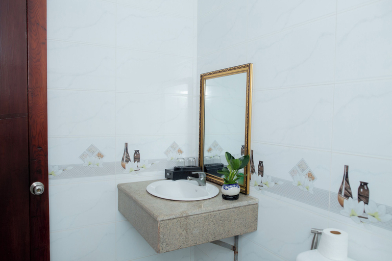 Bathroom 5, Mien Tay Hotel, Ninh Kiều