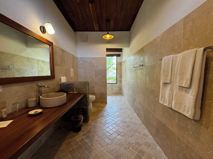 Bathroom 4, Ciel y Miel, Portobelo