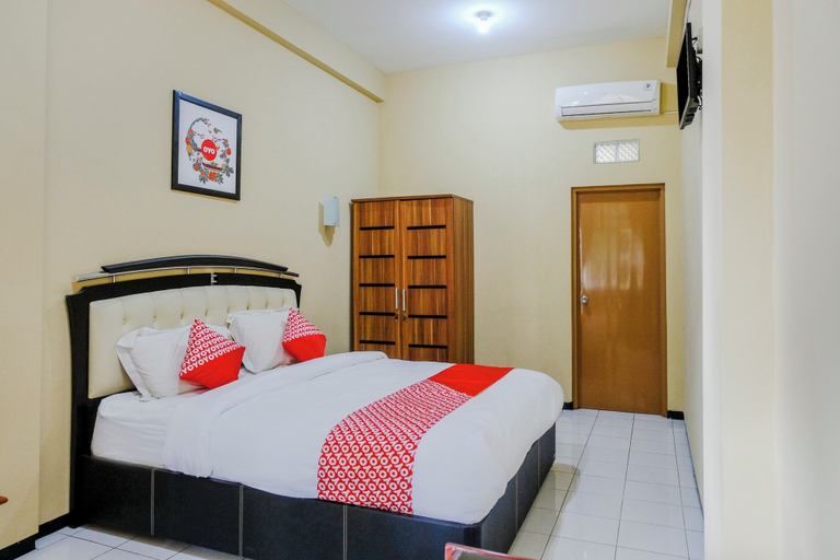 Bedroom 1, OYO 1342 Uniga Malang Family Residence, Malang