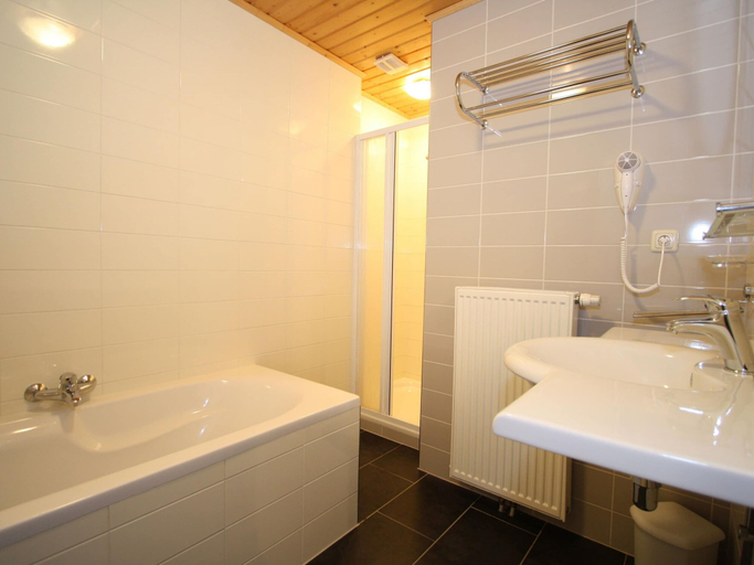 Bathroom 3, Apartment in St. Michael near Ski Slopes, Tamsweg