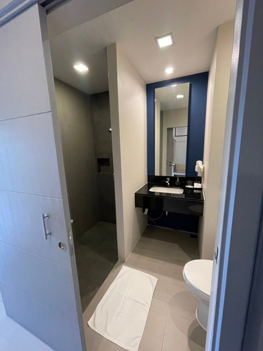 Bathroom 5, Blue Rabbit Hotel, Muang Chanthaburi