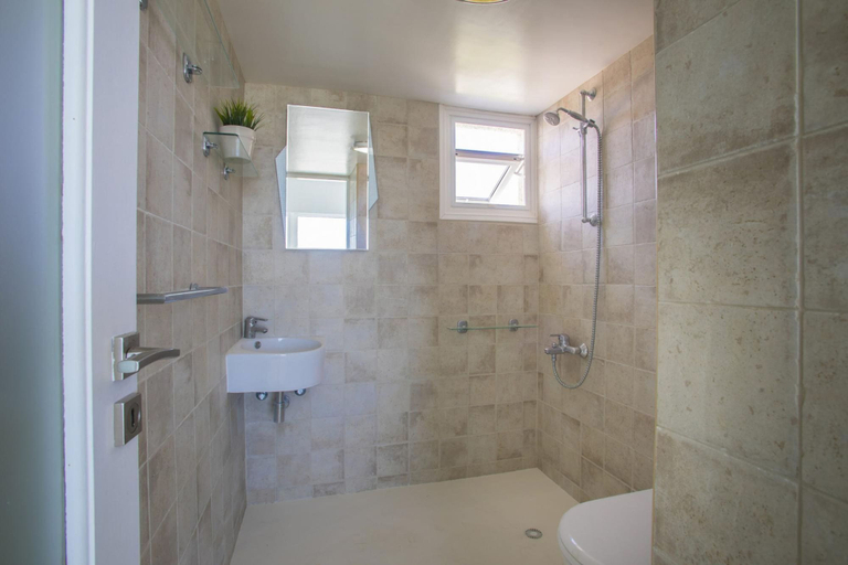 Bathroom 5, Lordos Sunshore Beachfront Suite, Larnaca
