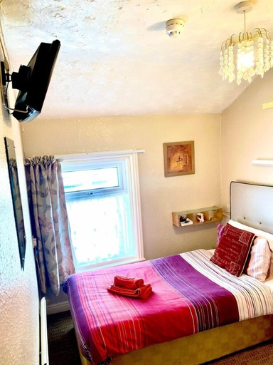 Bedroom 3, Walkden House, Blackpool
