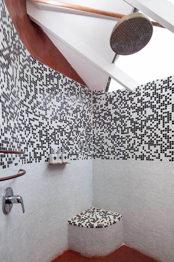 Bathroom 5, Altiplanico Rapa Nui, ísla de Pascua
