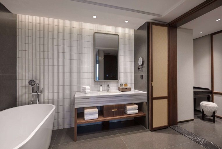 Bathroom, Days Hotel BY Wyndham Changsha Yuhua, Changsha
