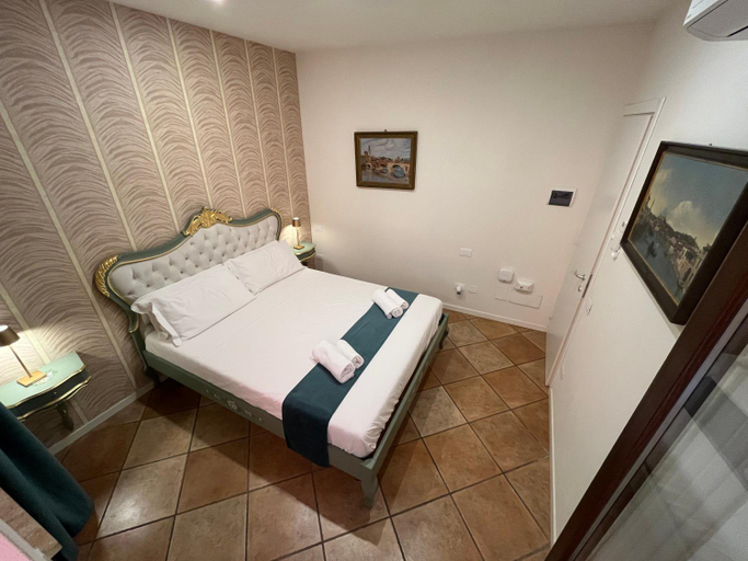 Others 5, Residenza Catullo, Verona