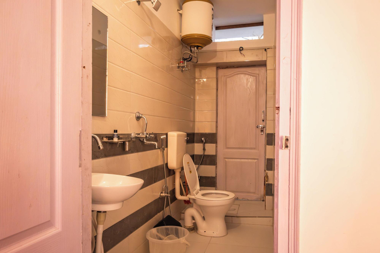 Bathroom 4, Dew Drops Homestay, Nainital