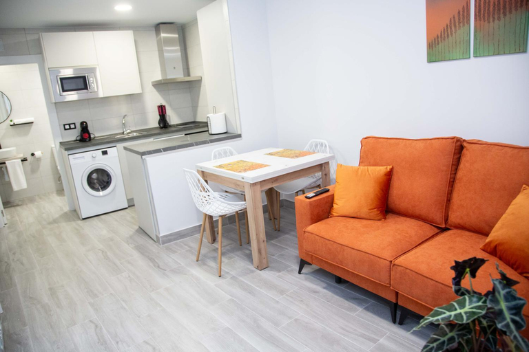 Others 2, Pregonero Urban Suites - Naranja, Soria