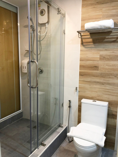 Bathroom 5, Ing Naam Hotel, Thanyaburi