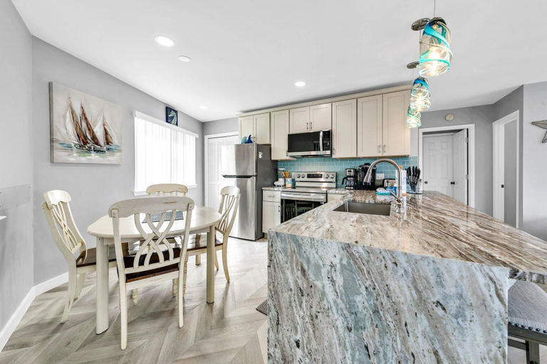 Others 5, Crystal Village II, Unit 6B, Walton