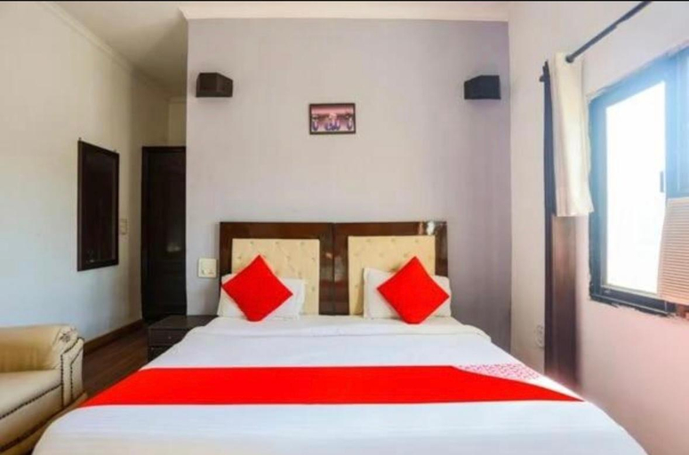 Bedroom 2, Suryansh country inn, Gurgaon