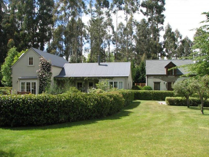Exterior & Views 2, Rail Trail Retreat Loft, Central Otago