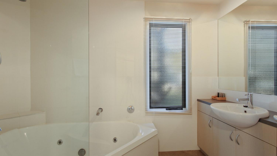 Bedroom 2, Numbawan, Alpine - East