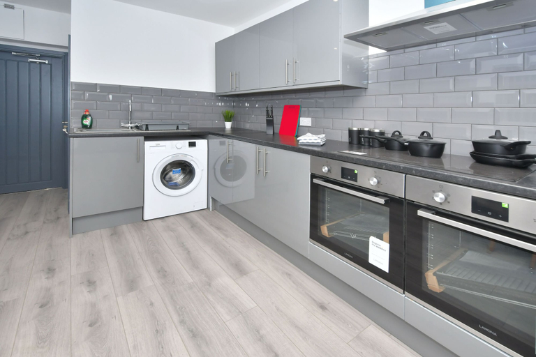 Others 5, Townhouse @ 24 Brunswick Place Stoke , Stoke-on-Trent