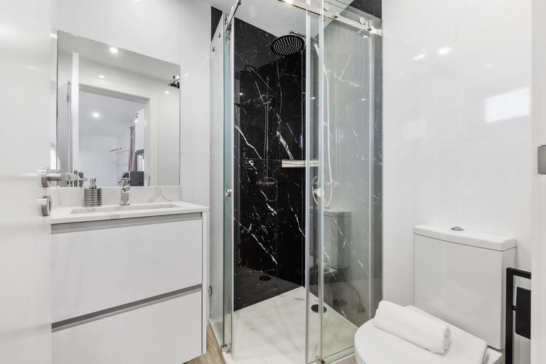 Bathroom 3, Seaside Sunset by Madeira Sun Travel, Calheta