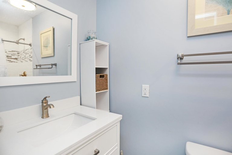 Bathroom 3, Beach Therapy, Gulf