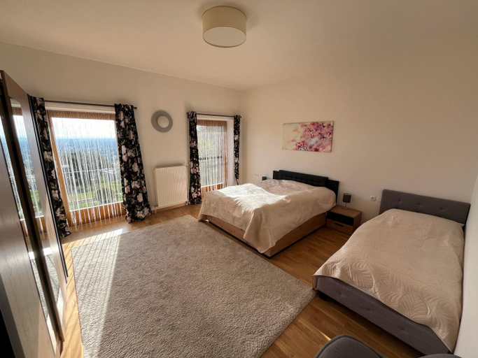 Bedroom 2, Almschlossl, Baden