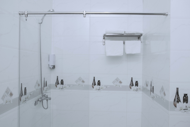 Bathroom 4, Mien Tay Hotel, Ninh Kiều