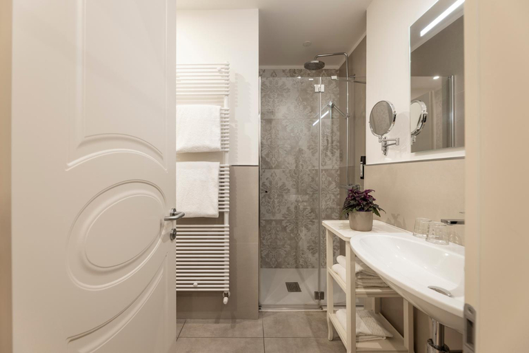 Bathroom 4, Hotel La Caporala, Verona