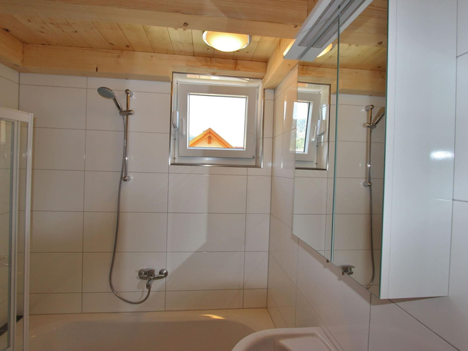 Bathroom, Chalet in ski Area in Koetschach-mauthen, Hermagor