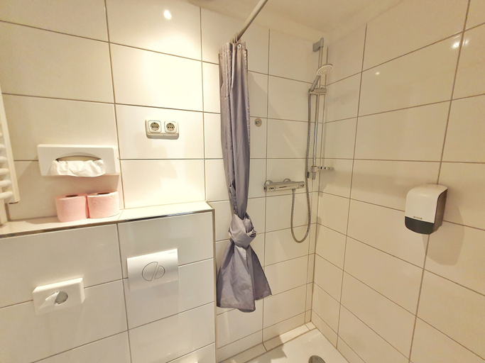 Bathroom 8