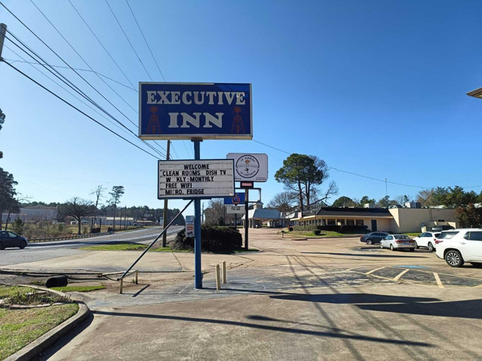 Others 1, Executive Inn, Gregg