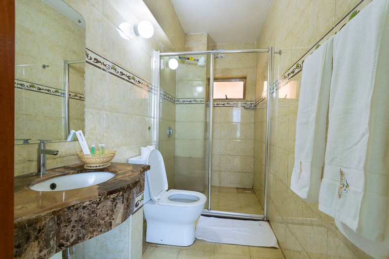 Bathroom 4, The Legacy Hotel & Suites, Nakuru Town East