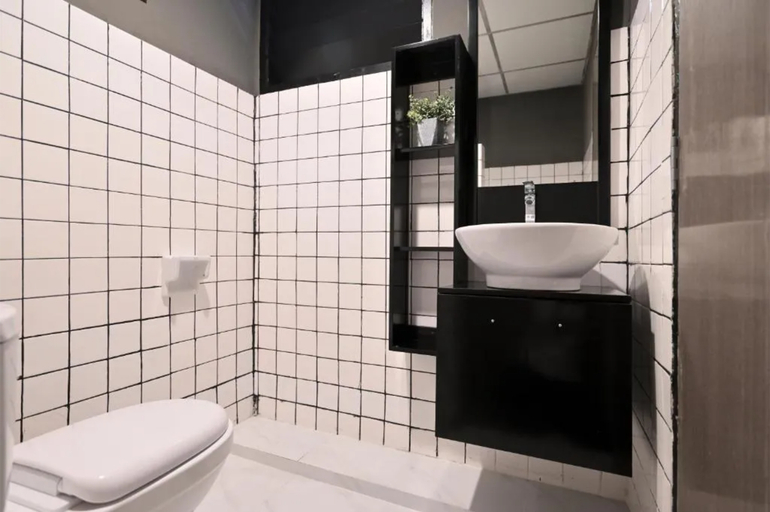Bathroom 4, Floton Bangkok Hotel, Suan Luang