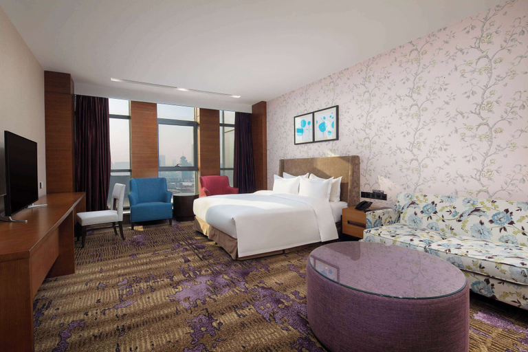Bedroom 3, Days Hotel By Wyndham Jilin Railway Station, Jilin