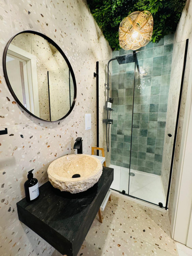 Shower, Valley Crest Apartments